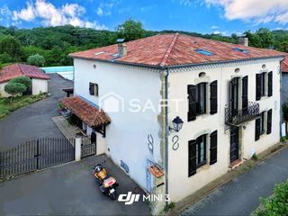  Maison � vendre 15 + pi�ces 280 m�