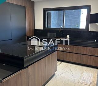  Maison � vendre 6 pi�ces 230 m�