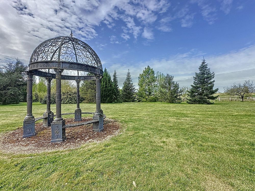 � vendre  Propri�t�/ch�teau Villeneuve-sur-Yonne (89500)