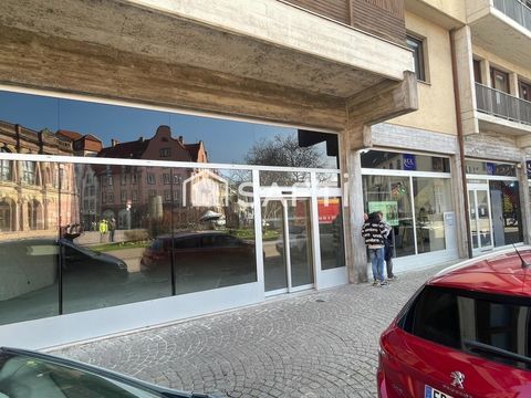 240 m&sup2; en face du th&eacute;&acirc;tre ! Loyer 1500� 2725 68000 Colmar