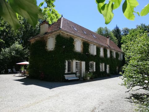   Ancien moulin dans un cadre exceptionnel, piscine. Maison - 7 pi�ce(s) - 340 m�