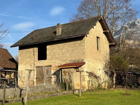   jolie petite grange idealement situer au centre de la commune de Drumettaz Maison - 2 pi�ce(s) - 95 m�
