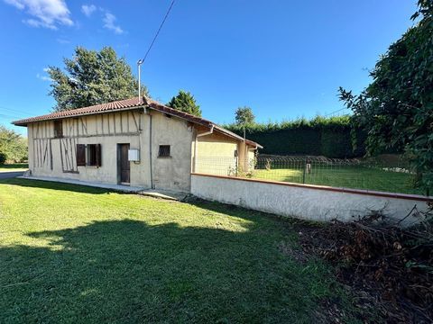   Maison T5 d'environ 100m� avec combles am�nageables, d�pendance non attenante sur un terrain de 4300m� en totalit�. Maison - 5 pi�ce(s) - 100 m�