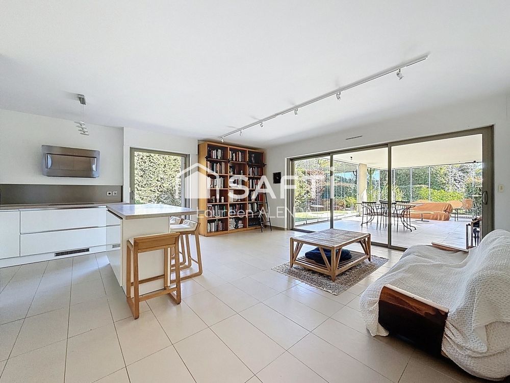 � vendre  Appartement Saint-Rapha�l (83700)