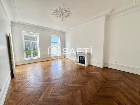   Appartement de caract�re (F4) face aux Remparts Appartement - 4 pi�ce(s) - 113 m�