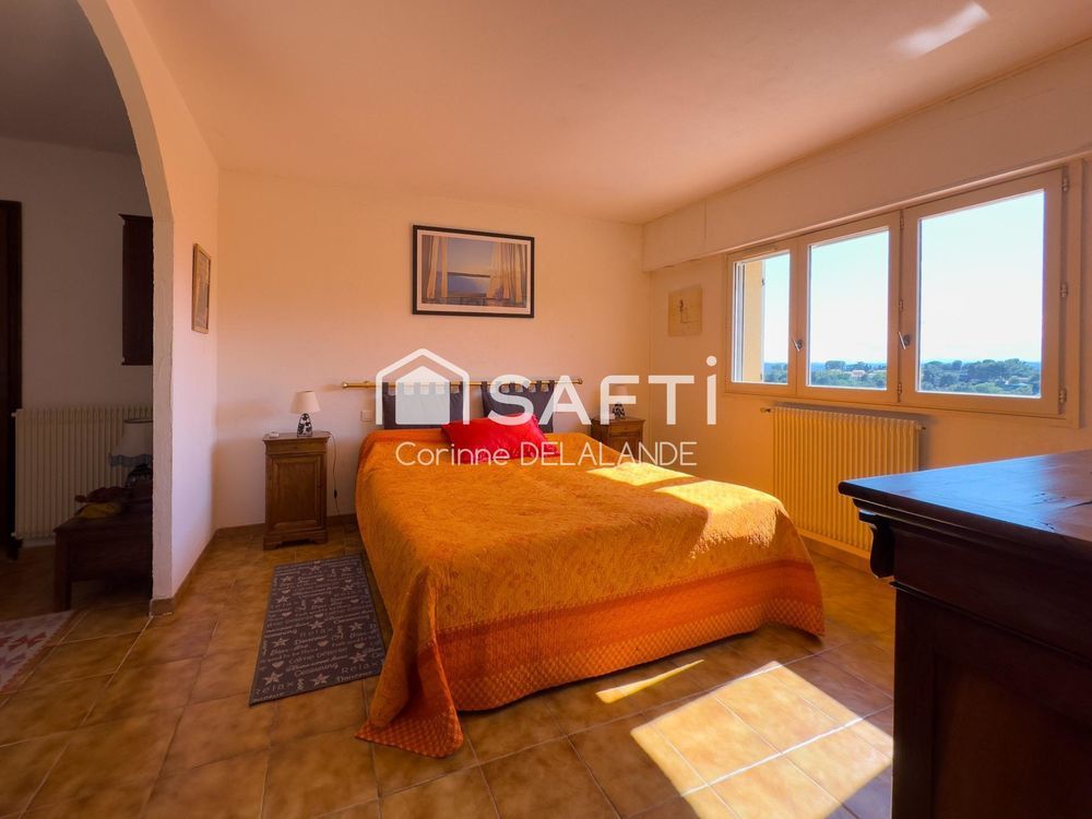 � vendre  Maison Saint-Laurent-du-Var (06700)