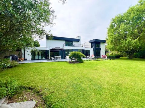   20 minutes de Lille Maison - 9 pi�ce(s) - 255 m�