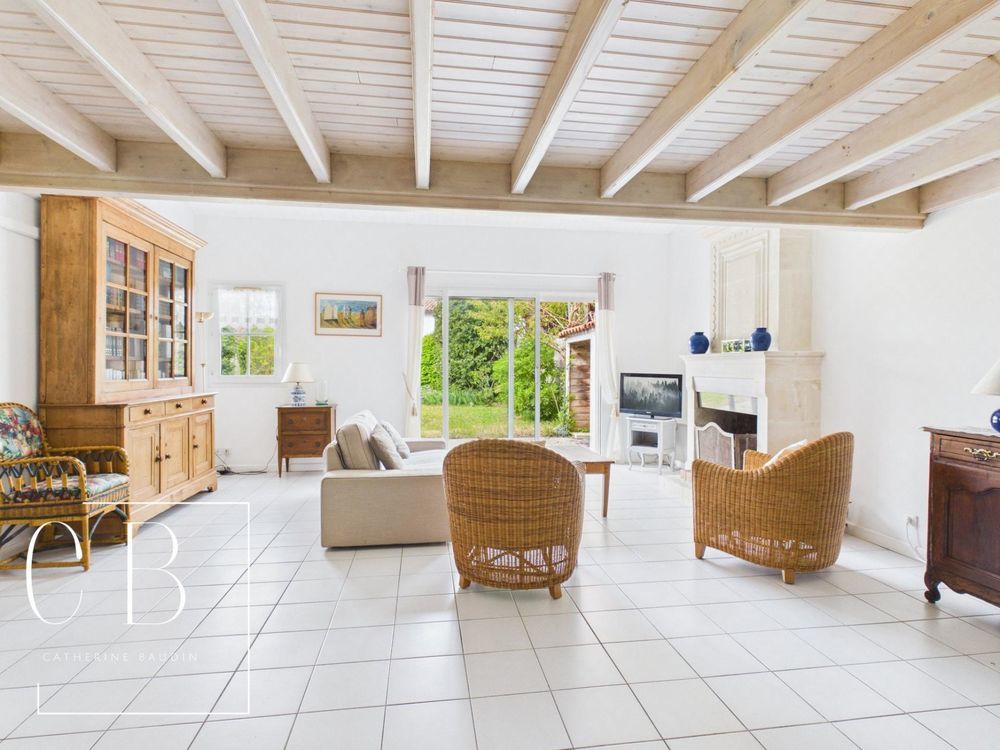 � vendre  Maison Saint-Martin-de-R� (17410)