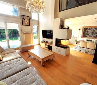  Maison � vendre 8 pi�ces 200 m�