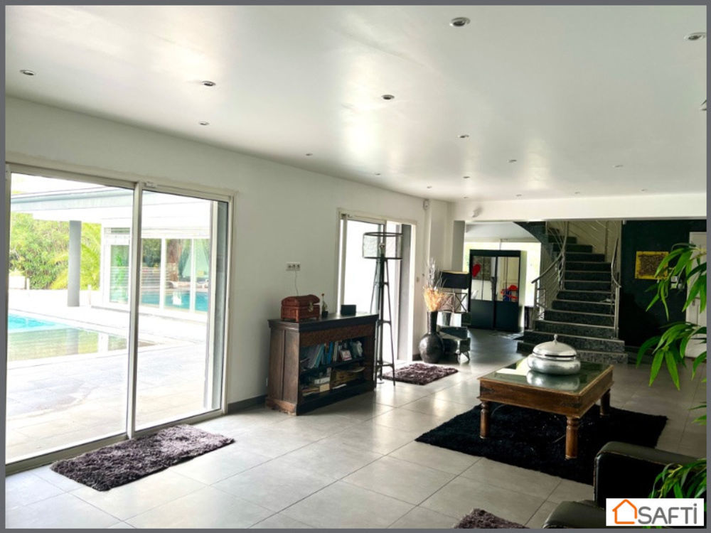 � vendre  Maison Saint-Rapha�l (83700)