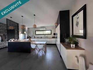  Maison � vendre 9 pi�ces 220 m�