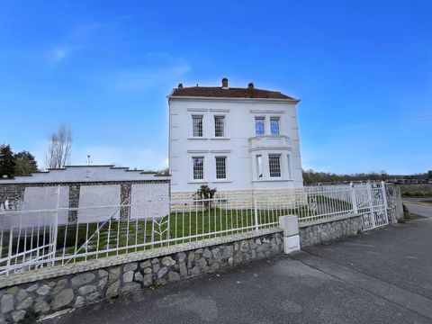   Maison individuelle constitu�e de 3 appartements Maison - 9 pi�ce(s) - 210 m�