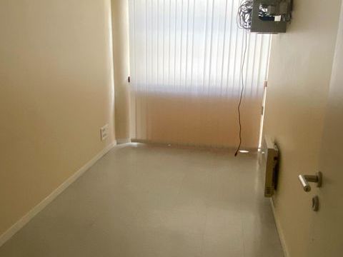 VENTE BUREAU 215M2 LIBRE NIORT QUARTIER MARCEL PAUL 183500 79000 Niort