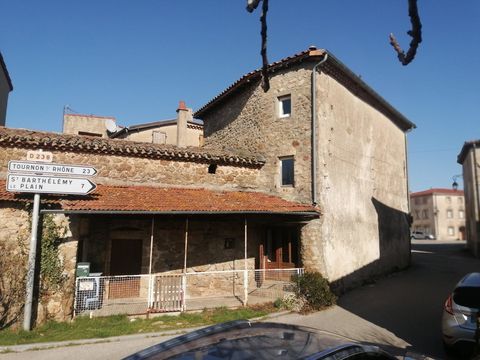   Maison 122 m� Colombier le Jeune avec d�pendance Maison - 7 pi�ce(s) - 122 m�