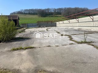  Immeuble � vendre 590 m�