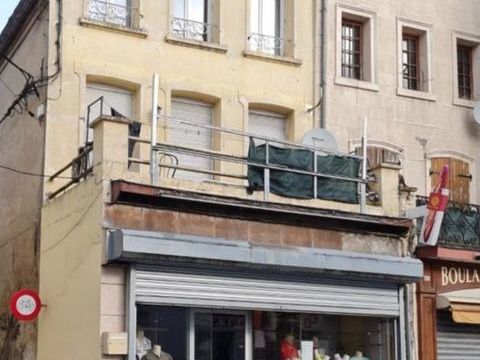   appartement + Local commercial Appartement - 7 pi�ce(s) - 212 m�