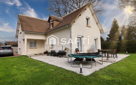   Maison familiale 4 chambres de 162m2 sur une terrain de 1024m2 � Saint Didier des Bois Maison - 8 pi�ce(s) - 162 m�