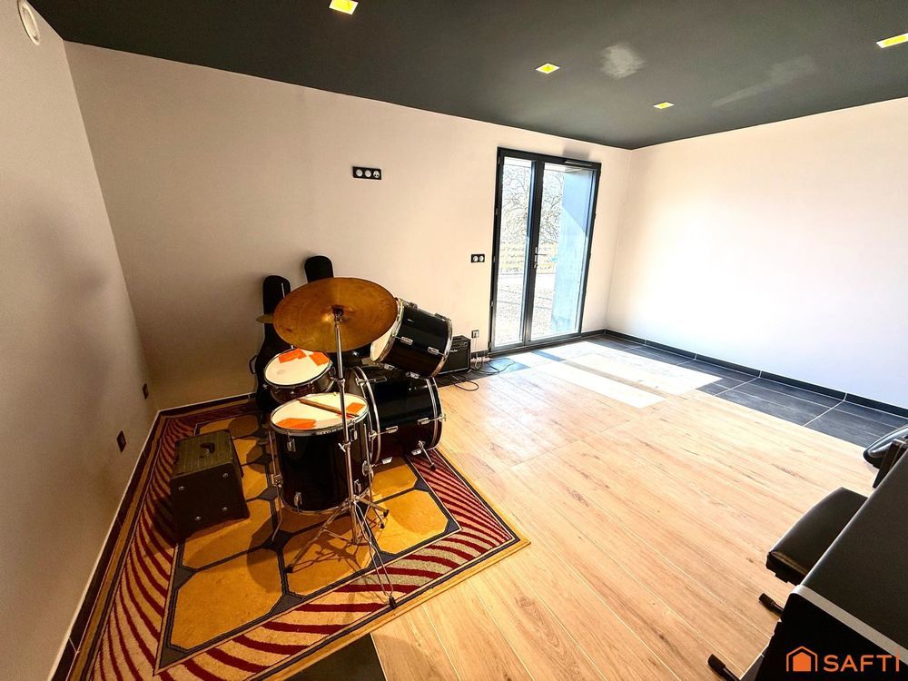 � vendre  Maison Ugine (73400)