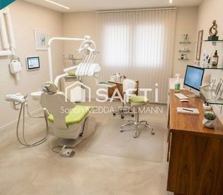  Immeuble � vendre 145 m�