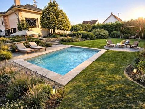   Maison de plain pied de 204 m� sur 1700 m� de terrain Maison - 8 pi�ce(s) - 204 m�