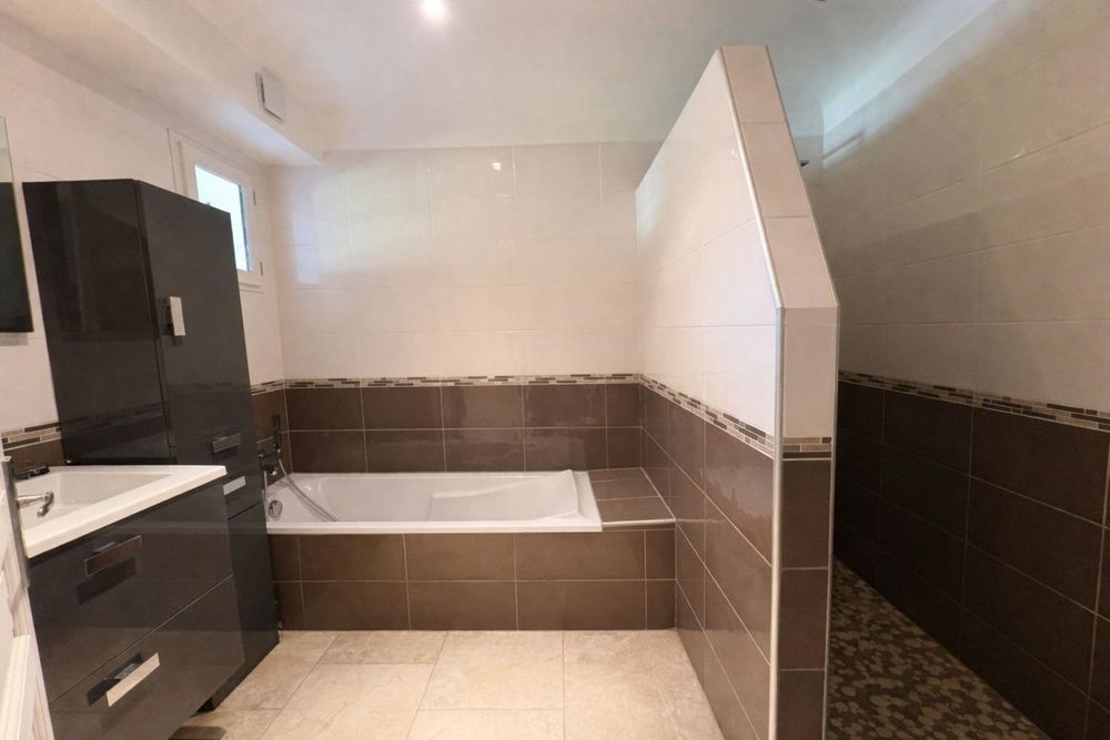 � vendre  Maison Cucuron (84160)