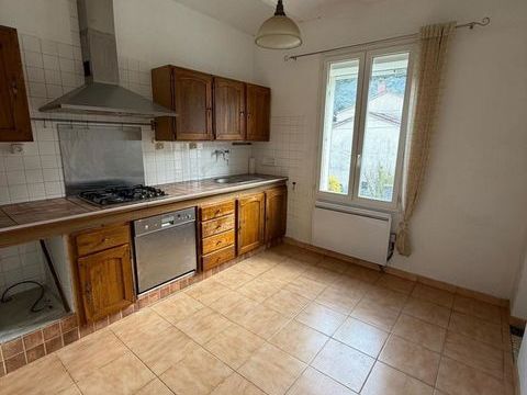   Maison de 96M2 sur un terrain de 1047M2 Maison - 5 pi�ce(s) - 96 m�