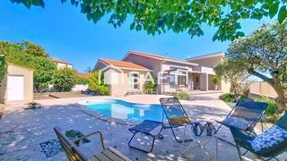  Maison � vendre 5 pi�ces 212 m�