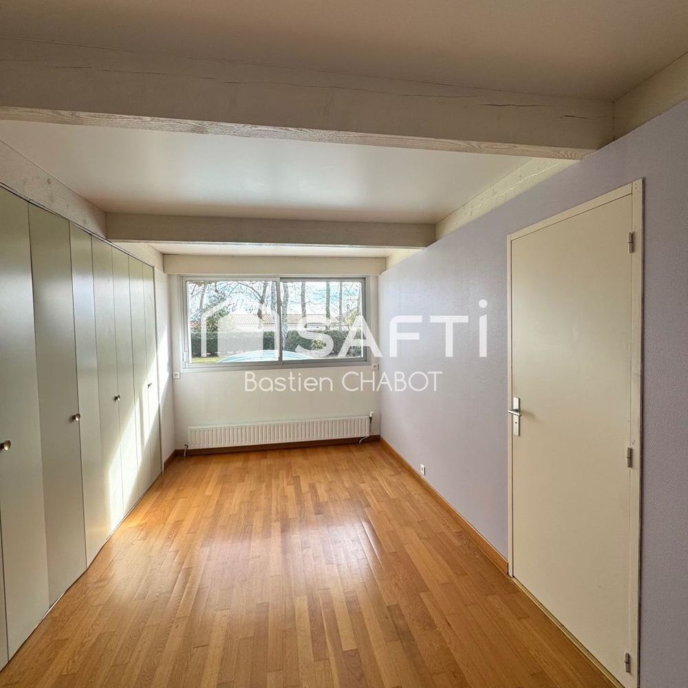 � vendre  Maison Saint-Jean-d'Illac (33127)