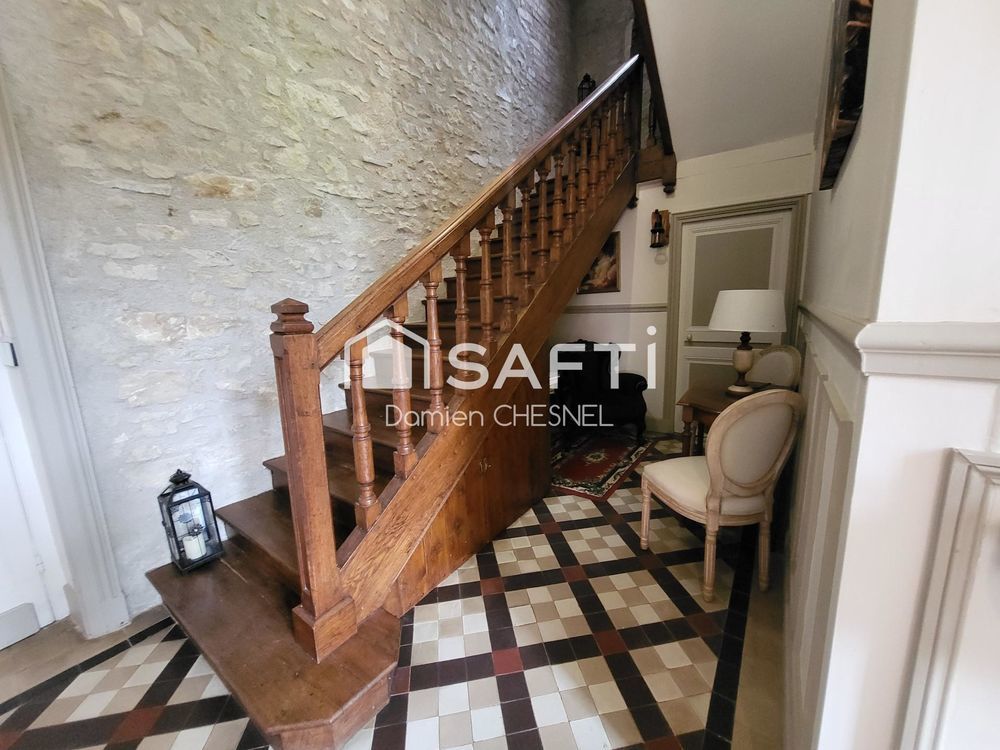 � vendre  Propri�t�/ch�teau Arcomps (18200)