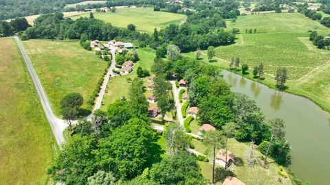 DOMAINE AVEC LOCATIONS DE VACANCES - PISCINE - HOTEL ET LAC 950000 32800 Eauze