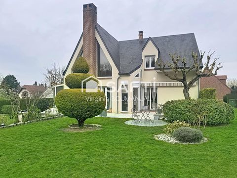   Maison d'architecte 200 m� � Environnement calme et verdoyant � Proche d'Amiens Maison - 6 pi�ce(s) - 221 m�