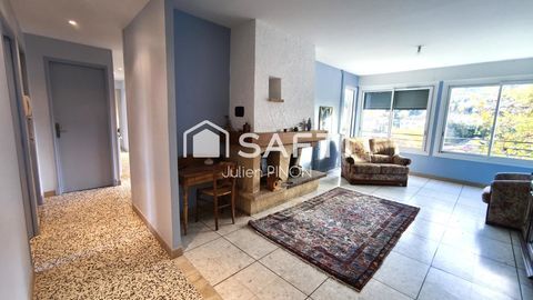   Lumineux F5 de 110 m� avec terrasses, garage et parking � Coeur d'Apt Appartement - 5 pi�ce(s) - 110 m�