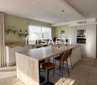  Maison � vendre 8 pi�ces 200 m�