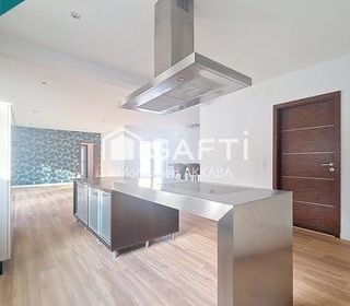  Maison � vendre 8 pi�ces 300 m�