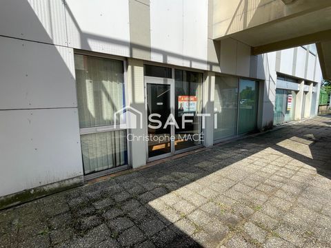 Local commercial - 117 m2 45000 53000 Laval