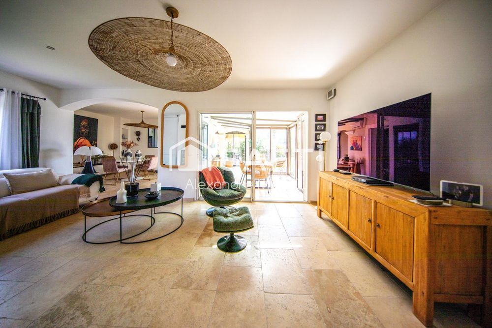 � vendre  Maison La Cadi�re-d'Azur (83740)