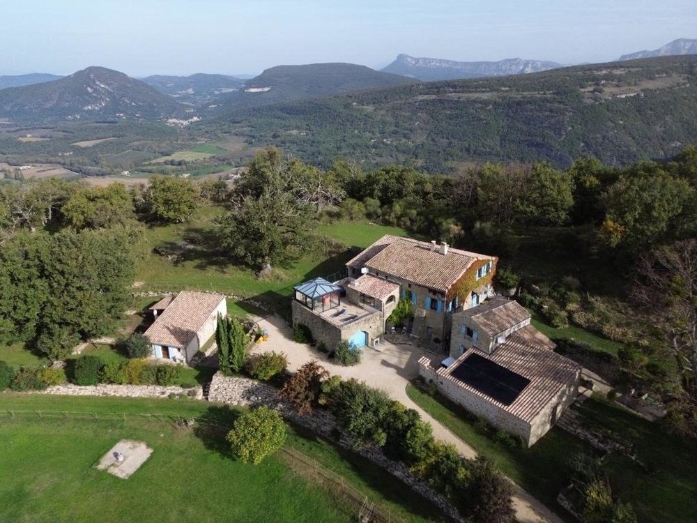 � vendre  Maison Eyzahut (26160)