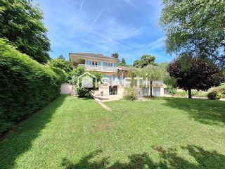  Maison � vendre 9 pi�ces 245 m�