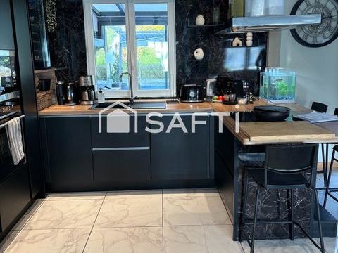   maison d�cor�e avec soin  on pose les meubles Maison - 5 pi�ce(s) - 90 m�