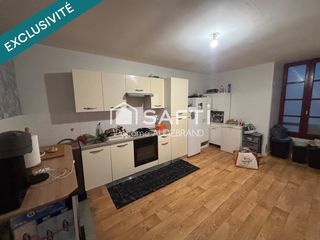  Immeuble � vendre 587 m�