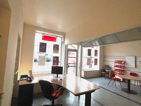 TRES BEL EMPLACEMENT PROFESSIONNEL 159600 54400 Longwy