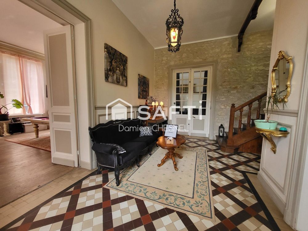 � vendre  Propri�t�/ch�teau Arcomps (18200)