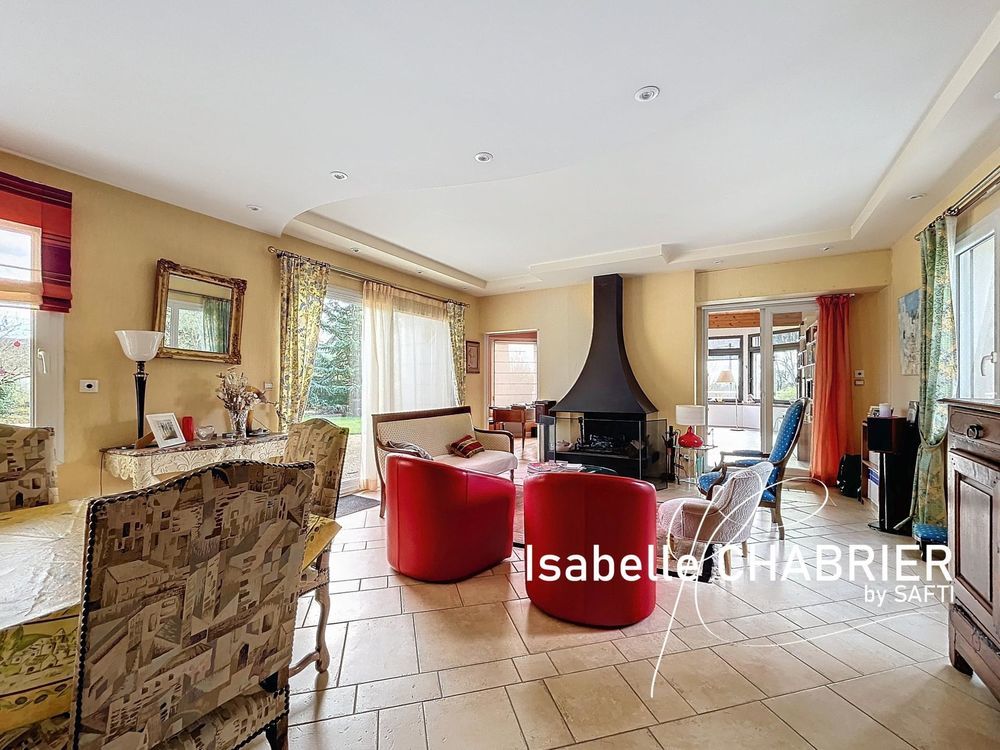 � vendre  Maison La Chapelle-Saint-Laud (49140)