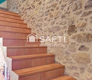  Maison � vendre 9 pi�ces 307 m�