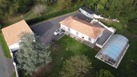   Propri�t� de deux habitations ind�pendantes avec piscine et double garage Maison - 8 pi�ce(s) - 173 m�