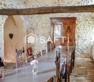  Maison � vendre 15 + pi�ces 465 m�