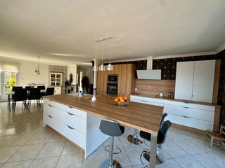  Maison � vendre 8 pi�ces 230 m�