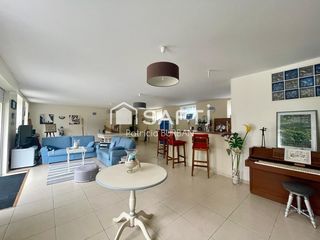  Maison � vendre 8 pi�ces 234 m�