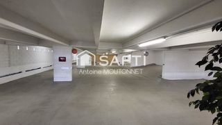  Parking / Garage � vendre 1420 m�