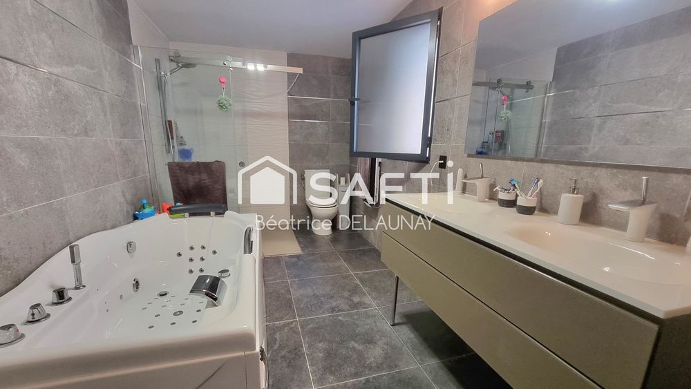 � vendre  Maison Saint-Laurent-d'Aigouze (30220)